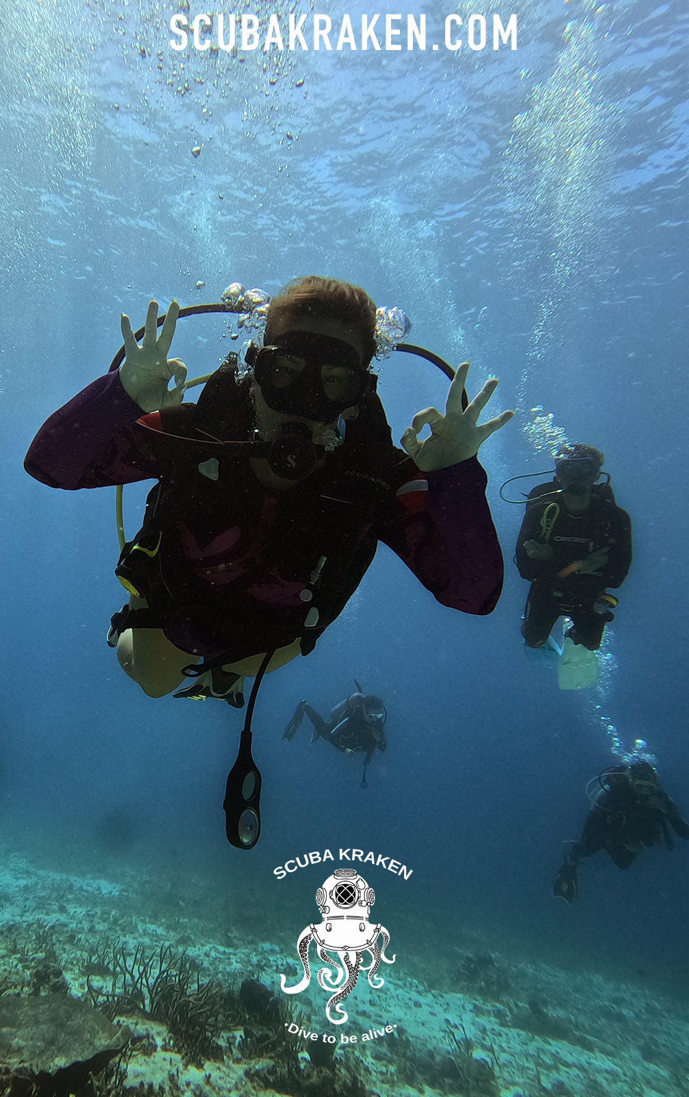 Couple snorkeling in tropical Mayan Riviera .