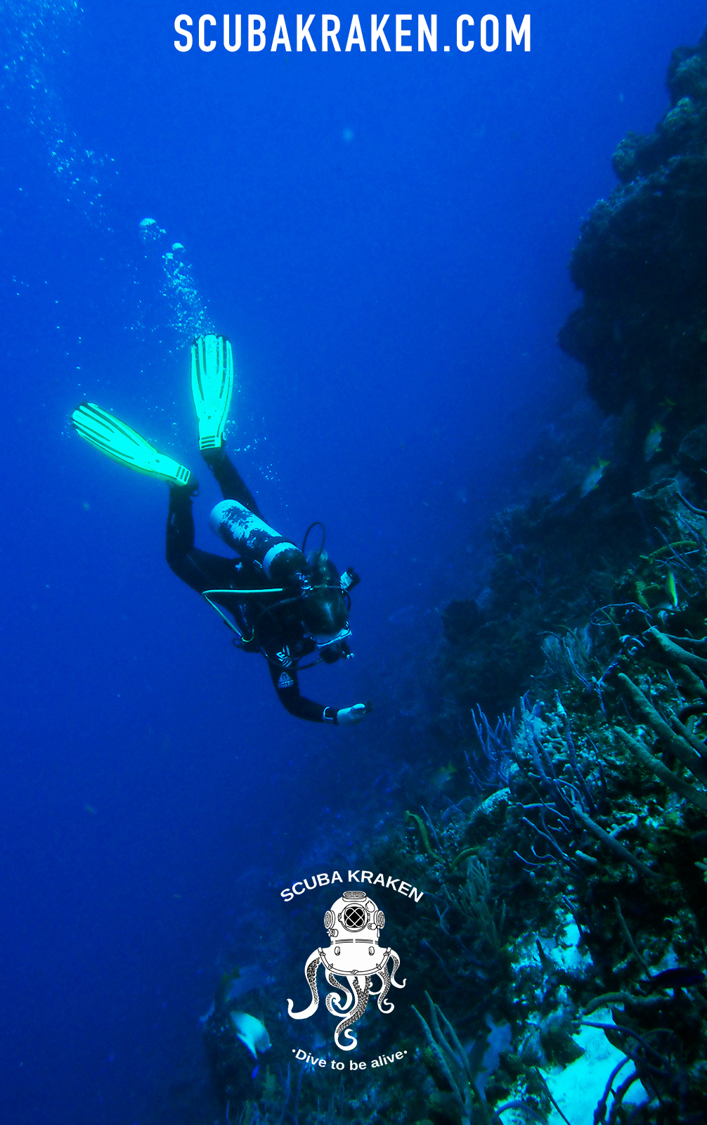 Couple snorkeling in tropical Mayan Riviera .